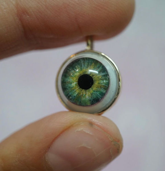 This jewelry trend is so personal.. – Rhys Kelly